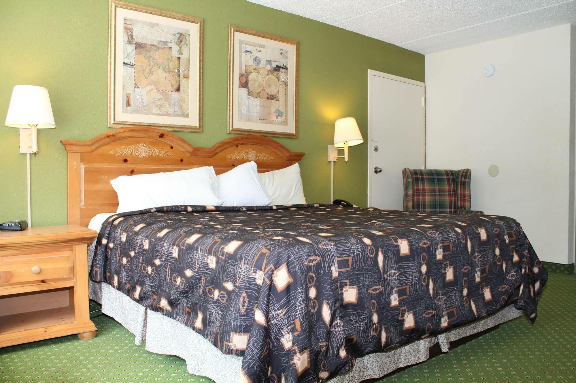 Travelers Inn Кингсленд Экстерьер фото